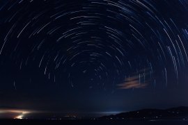 Izarrak, teknologia eta zirrarak nagusi Aste Santua zerura begira igarotzeko