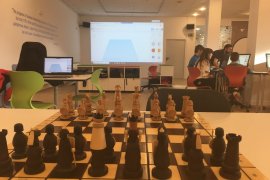 Educhess proiektuaren lehenbiziko tailerra Irueko Planetarioan