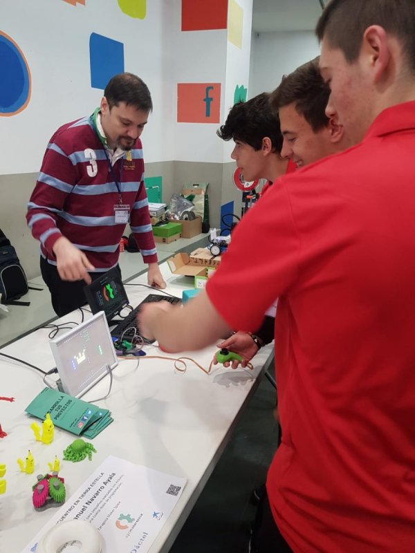 Laikasat: Visita a la Feria Maker Dictel en Estella