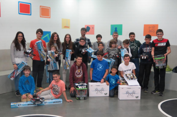 Equipos participantes del VII campeonato de sumo de robots en Estella-Lizarra