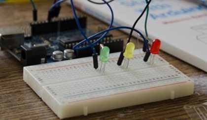Programacin de Arduino con cdigo (personas adultas)
