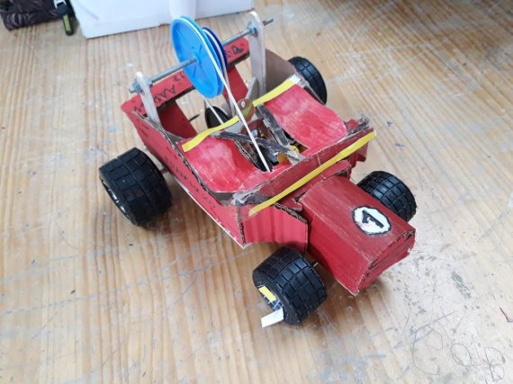 Proyecto coche de madera/cartn con motor elctrico y reductora